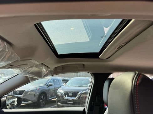 New 2026 Nissan Sentra SR w/ SR Premium Package FWD image 23