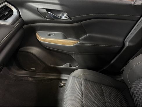 Used 2023 GMC Acadia SLE w/ Driver Convenience Package FWD image 37