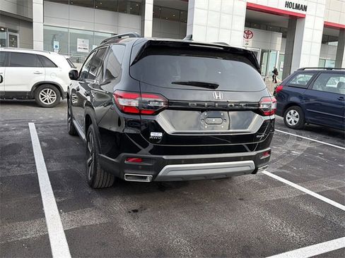 Used 2023 Honda Pilot Elite image 2