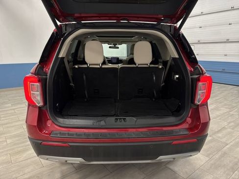 Used 2023 Ford Explorer XLT w/ Equipment Group 202A image 15