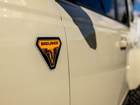 New 2025 Ford Bronco Badlands image 22