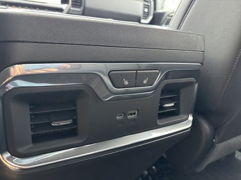 New 2026 GMC Sierra 1500 SLT image 18