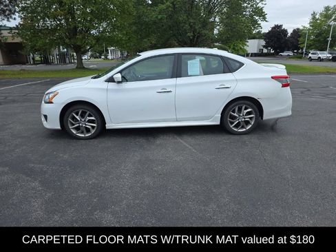 Used 2014 Nissan Sentra SR w/ SR Driver Package FWD image 5