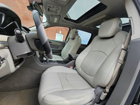 Used 2016 Chevrolet Traverse LTZ image 26