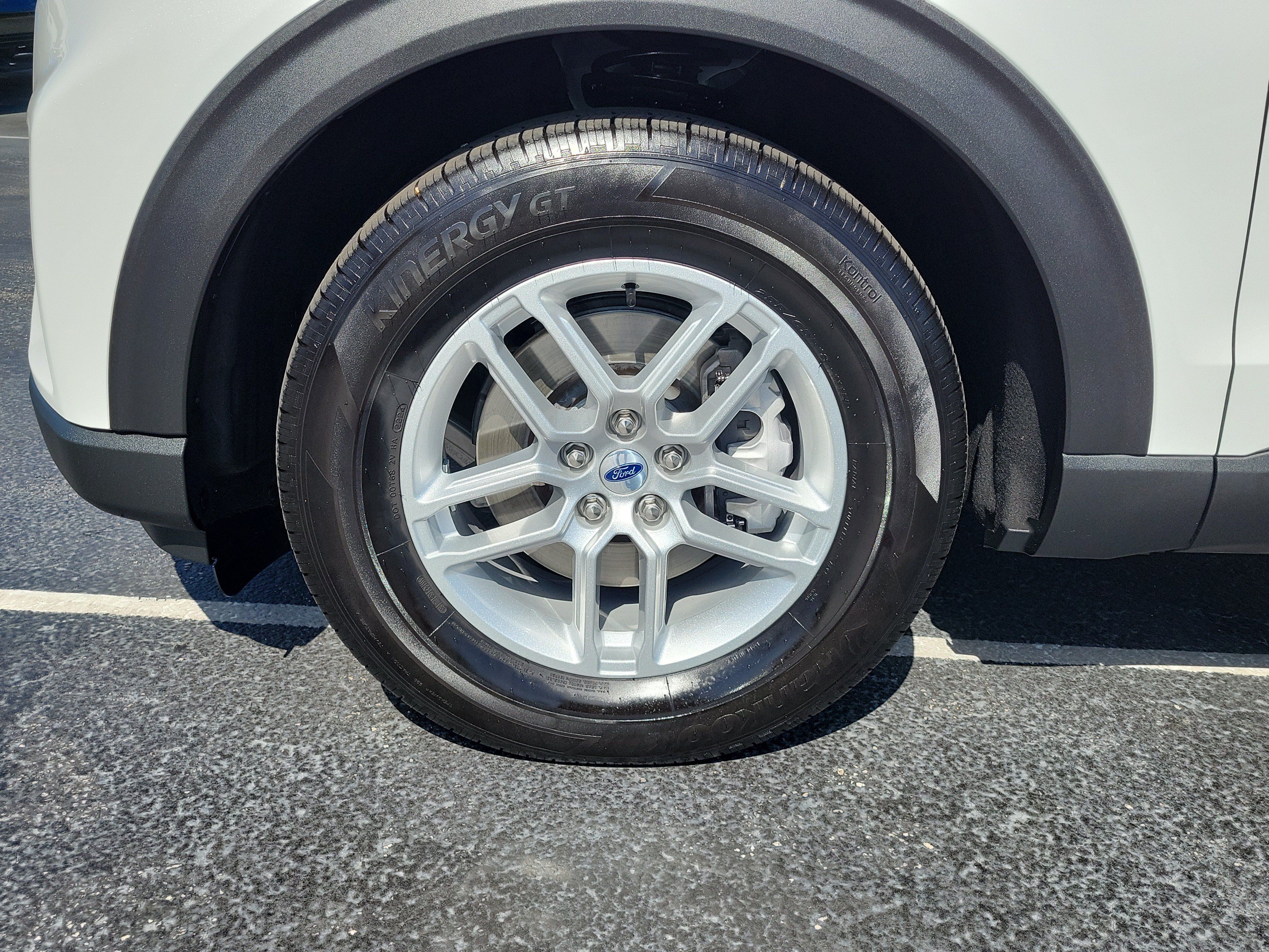 Certified 2025 Ford Explorer Active RWD image 5