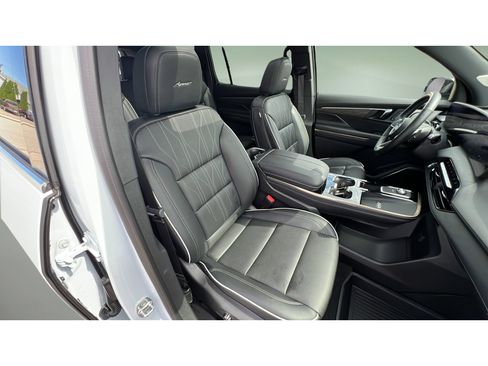 Certified 2026 Buick Enclave Avenir w/ Super Cruise Package AWD/4WD image 32