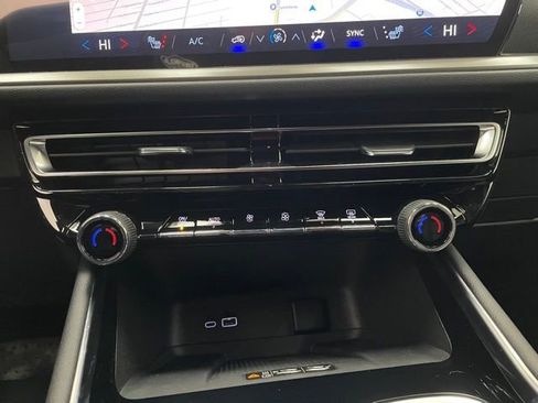 New 2026 Chevrolet Traverse LT image 6