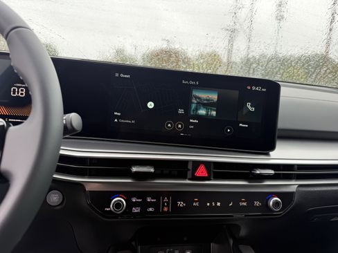 New 2025 Kia Sorento S image 8