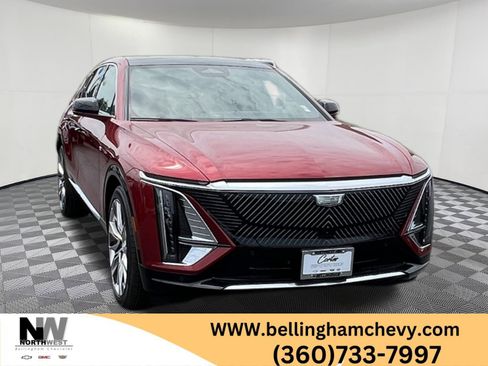 New 2025 Cadillac Lyriq Luxury image 1