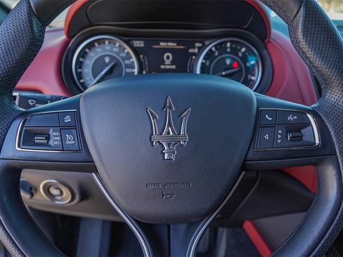 Certified 2022 Maserati Levante Modena image 12