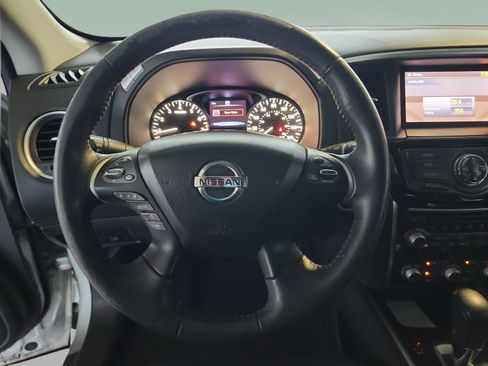Used 2016 Nissan Pathfinder SV FWD image 9