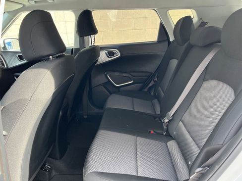 Used 2025 Kia Soul LX w/ LX Technology Package image 23