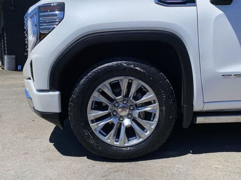 Used 2023 GMC Sierra 1500 Denali AWD/4WD image 11