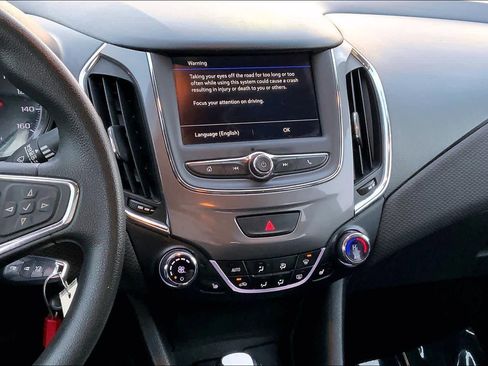 Used 2019 Chevrolet Cruze LT w/ LT Fleet Convenience Package image 6