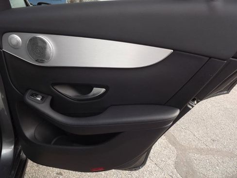 Used 2019 Mercedes-Benz GLC 300 4MATIC image 32