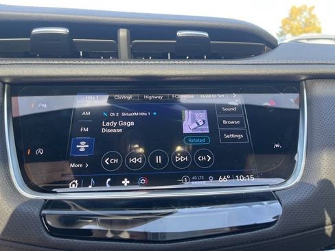 New 2025 Cadillac XT6 Luxury image 27