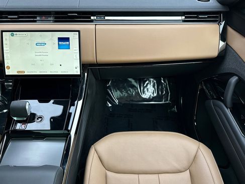 Used 2025 Land Rover Range Rover Sport Dynamic SE image 29