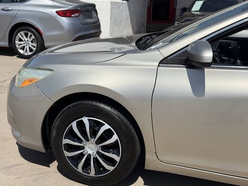 Used 2015 Toyota Camry LE FWD image 5