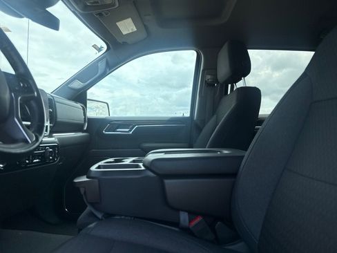 Used 2023 Chevrolet Silverado 1500 LT AWD/4WD image 39