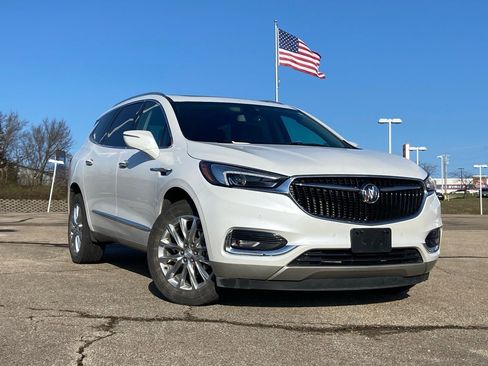 Used 2020 Buick Enclave Premium w/ Sun and Sites Package image 2