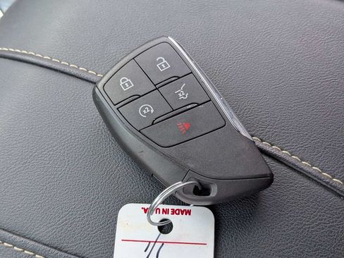 Used 2026 GMC Acadia Elevation w/ Elevation Premium Package FWD image 27