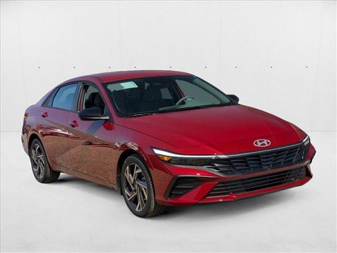 New 2025 Hyundai Elantra Sport image 7