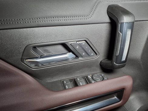 New 2026 GMC Hummer EV SUV AWD/4WD image 16
