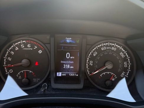 Used 2022 Toyota Tacoma SR w/ SX Package image 8