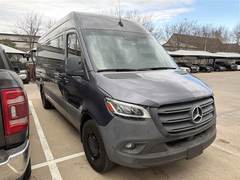 Used 2023 Mercedes-Benz Sprinter 2500 image 2