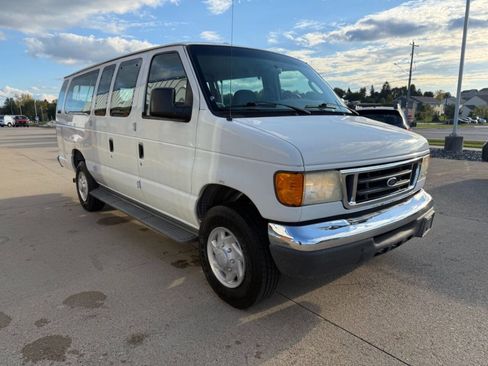 Used 2007 Ford E-350 and Econoline 350 XLT image 7