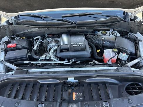 Used 2024 Chevrolet Silverado 1500 ZR2 image 31