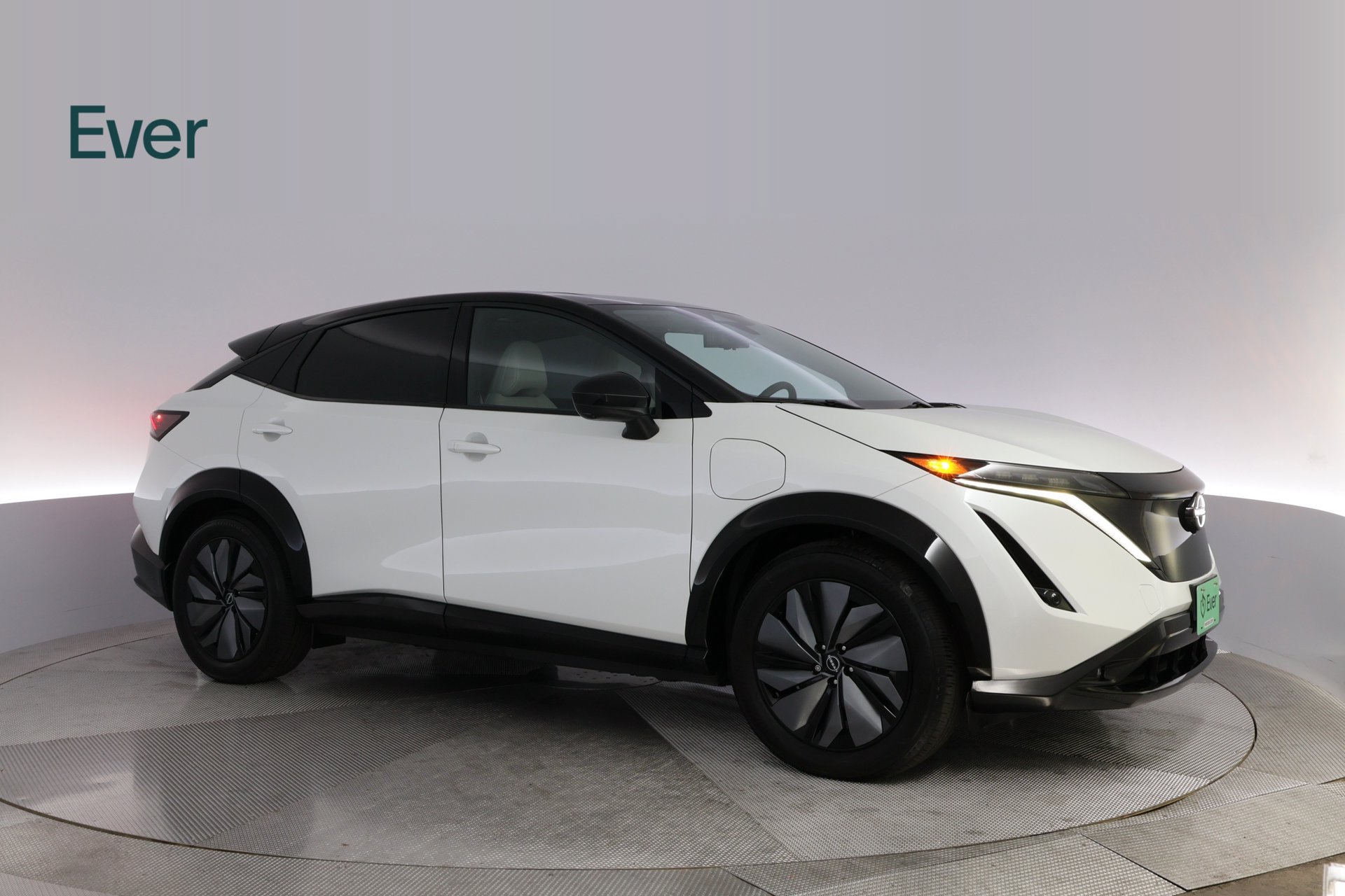 Used 2023 Nissan Ariya AWD image 14