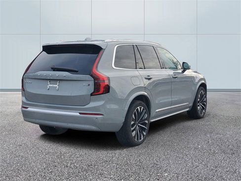 Certified 2025 Volvo XC90 B6 Plus image 4