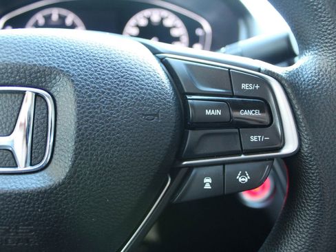 Used 2018 Honda Accord LX image 16
