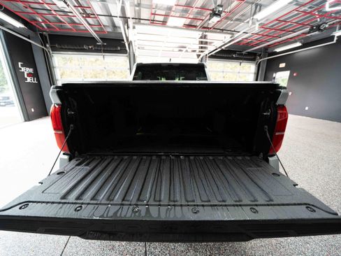 Used 2025 Toyota Tacoma SR5 AWD/4WD image 27