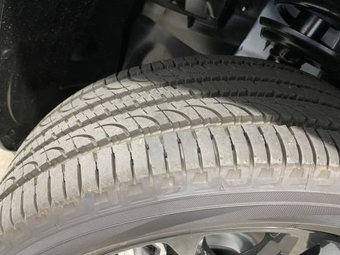 New 2025 Jeep Compass Latitude w/ Sun & Sound Group image 38