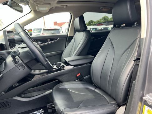 Used 2023 Lincoln Nautilus Reserve AWD/4WD image 13