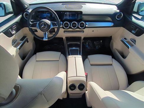 Certified 2025 Mercedes-Benz GLB 250 4MATIC image 17