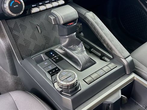 Certified 2024 Toyota Tacoma TRD Off-Road AWD/4WD image 19