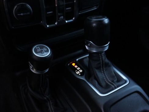 Used 2022 Jeep Wrangler Unlimited Sahara w/ Cold Weather Group AWD/4WD image 49