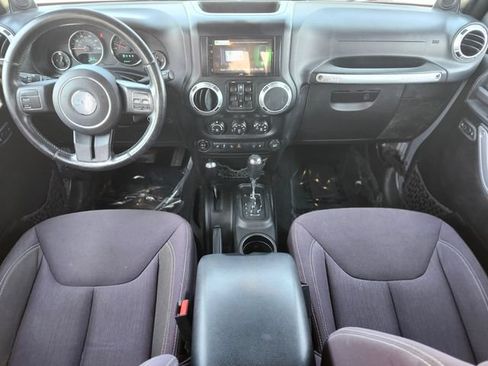 Used 2013 Jeep Wrangler Unlimited Sahara AWD/4WD image 12