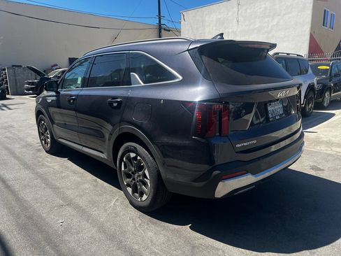 Used 2026 Kia Sorento S FWD image 3