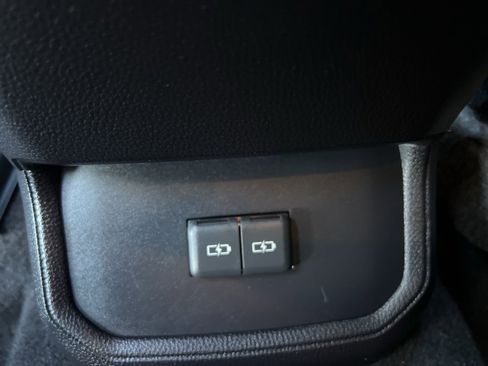 Used 2023 Toyota Highlander XSE image 21