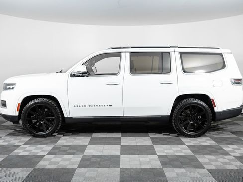 Used 2022 Jeep Grand Wagoneer Series III w/ Rear Seat Video Group 1 image 3