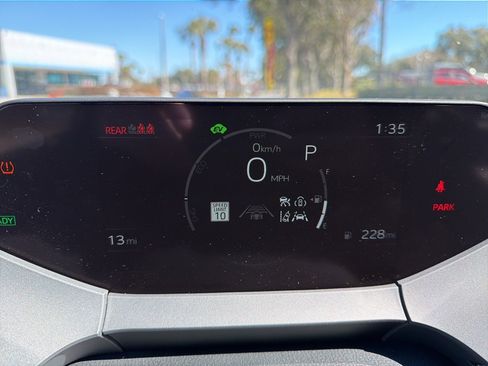 Used 2025 Toyota Prius XLE image 17