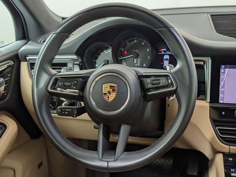 Used 2022 Porsche Macan image 18