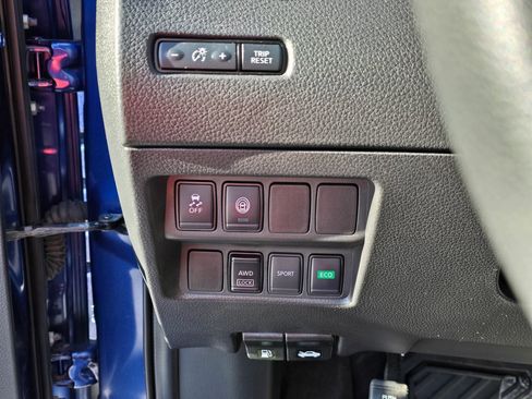 Used 2021 Nissan Rogue Sport S image 24