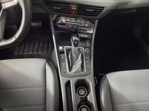 Used 2025 Volkswagen Jetta SE w/ Sunroof Package FWD image 12