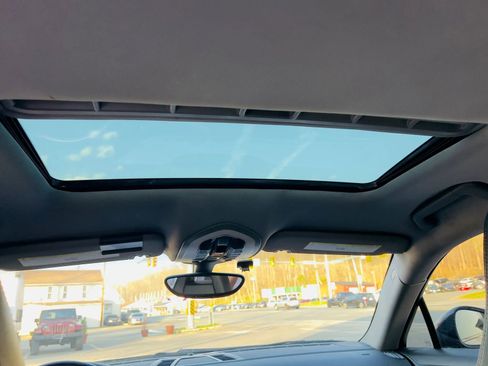 Used 2011 Porsche Panamera image 18