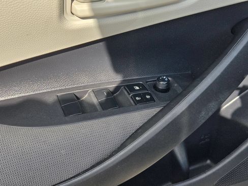 Used 2024 Toyota Corolla LE FWD image 11